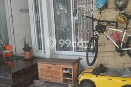 Dijual Rumah Luas Elegan Dengan View Cantik di Green Lake City, Jakarta Barat Dijual Rumah Luas Elegan Dengan View Cantik di Green Lake City, Jakarta Barat