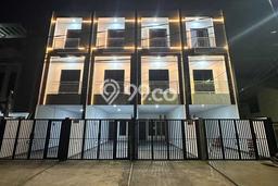 Rumah Luxury Modern Siap Huni di Tanjung Duren Jakarta Barat Rumah Luxury Modern Siap Huni di Tanjung Duren Jakarta Barat