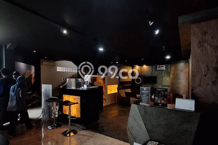 Gudang Strategis di Cipondoh, Luas 1064m2m², Kawasan Bisnis, Tingkat Keramaian Tinggi Gudang Strategis di Cipondoh, Luas 1064m2m², Kawasan Bisnis, Tingkat Keramaian Tinggi