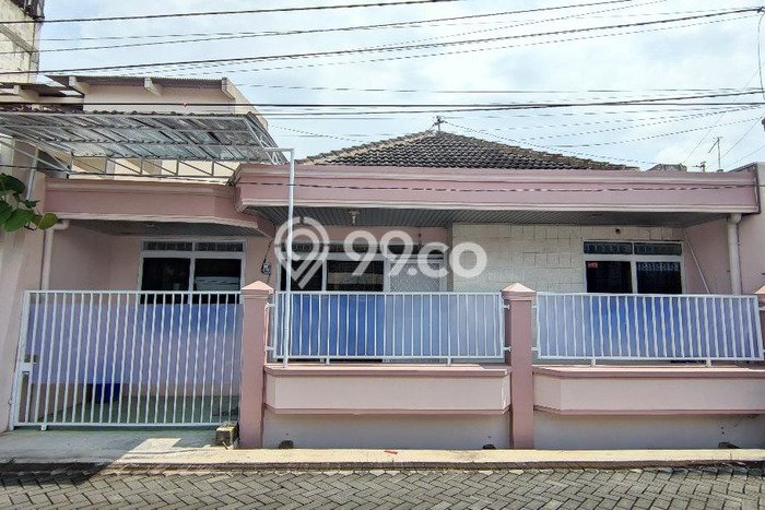 Lokasi terbaik! Rumah siap huni disewakan di Semarang Utara LB 100m2 Lokasi terbaik! Rumah siap huni disewakan di Semarang Utara LB 100m2