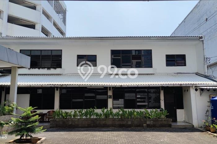 Unit Komersial Dijual di Semarang LT 569m2 & LB 400m2 Unit Komersial Dijual di Semarang LT 569m2 & LB 400m2