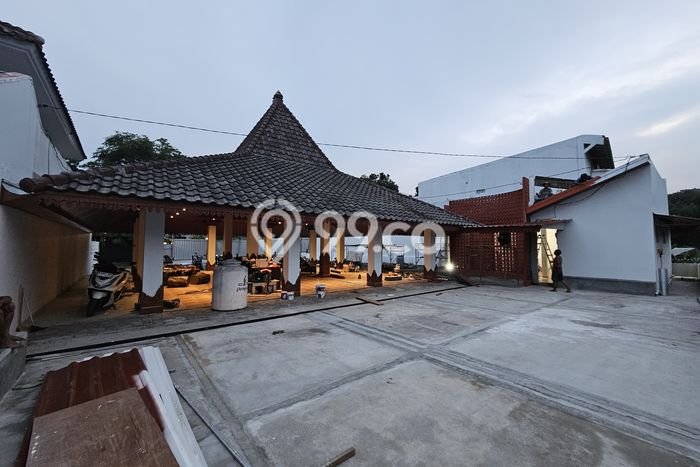 For Rent Komersial di Gajah Mungkur, Luas 196m², Area Komersial For Rent Komersial di Gajah Mungkur, Luas 196m², Area Komersial