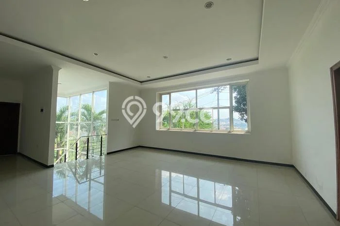 Rumah Kontrakan Semarang LT 310m2 LB 300m2 Area papandayan Rumah Kontrakan Semarang LT 310m2 LB 300m2 Area papandayan