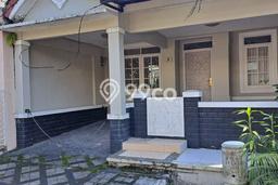 Disewakan! Rumah 2 Kamar Tidur &
1 Kamar Mandi di Sentul City, Bogor Disewakan! Rumah 2 Kamar Tidur &
1 Kamar Mandi di Sentul City, Bogor