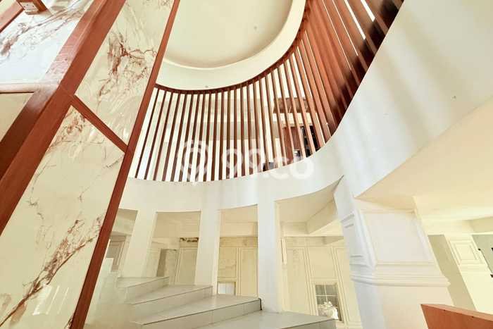 For Sale! Luxury House LT 978m2 Desain Elegan di Sentul City For Sale! Luxury House LT 978m2 Desain Elegan di Sentul City