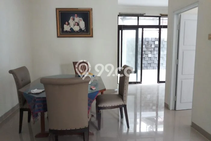 Rumah Modern Cantik 4 Kamar Siap Huni di Jombang Rumah Modern Cantik 4 Kamar Siap Huni di Jombang