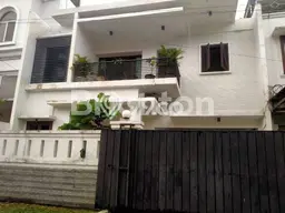 Rumah Elit Modern Tanpa Renovasi di Pondok Indah Jakarta Selatan Rumah Elit Modern Tanpa Renovasi di Pondok Indah Jakarta Selatan