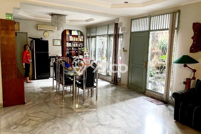 Ready to Use! Luxury House LT 391m2 Desain Elegan di patra kuningan Ready to Use! Luxury House LT 391m2 Desain Elegan di patra kuningan