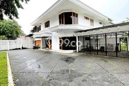 Rumah Mewah LB 1000m2 Siap Pakai Desain Elegan di Kemang, Jakarta Selatan Rumah Mewah LB 1000m2 Siap Pakai Desain Elegan di Kemang, Jakarta Selatan