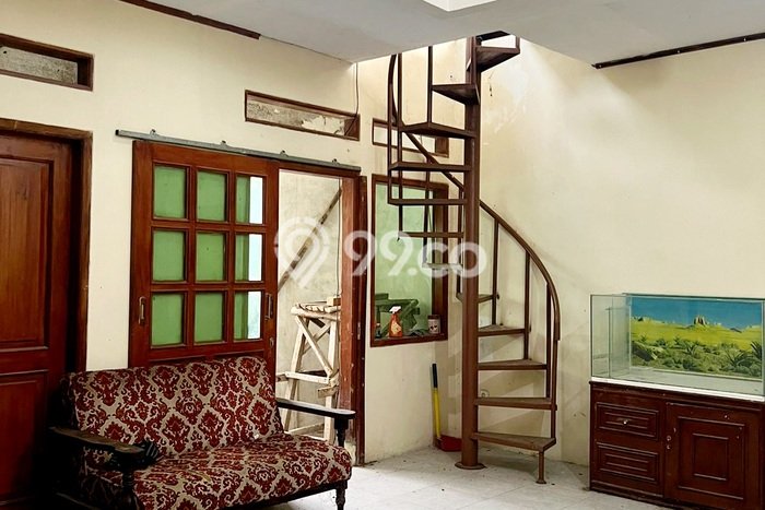 Dijual Rumah 8 Kamar Lokasi Strategis Bagus dan Strategis di Lembursitu Dijual Rumah 8 Kamar Lokasi Strategis Bagus dan Strategis di Lembursitu