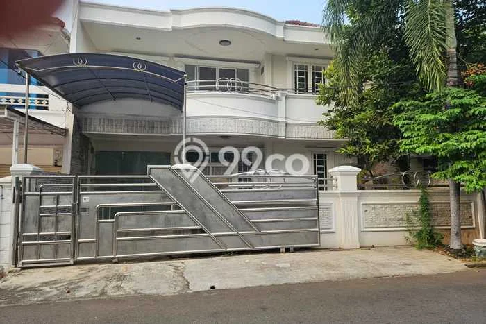 Lokasi strategis! Rumah siap huni disewakan di Kelapa Gading LB 330m2 Lokasi strategis! Rumah siap huni disewakan di Kelapa Gading LB 330m2
