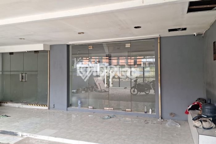 Ruko Area Komersial di Diponegoro, Luas 200m2m², Siap Operasional Ruko Area Komersial di Diponegoro, Luas 200m2m², Siap Operasional