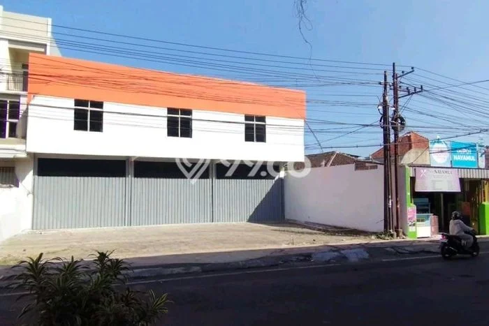 Ruko Dijual di Prime Area Malang Luas 152m2 Ruko Dijual di Prime Area Malang Luas 152m2