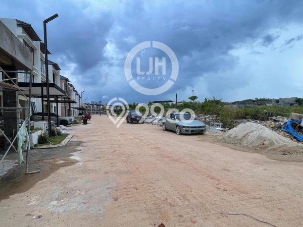 For Sale! Luxury House LT 136m2 Desain Elegan di Batam Centre For Sale! Luxury House LT 136m2 Desain Elegan di Batam Centre