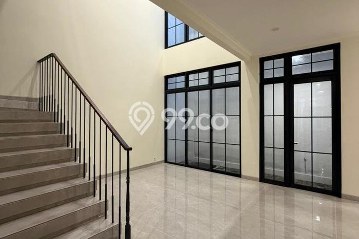 Disewakan Rumah Murah di Summarecon Serpong Tangerang Punya 4 KT Disewakan Rumah Murah di Summarecon Serpong Tangerang Punya 4 KT
