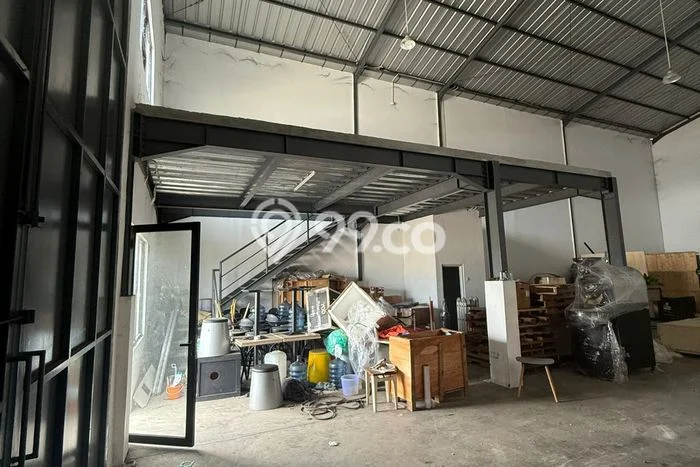 Gudang untuk Disewa di Pusat Tangerang Luas Bangunan 225m2 Gudang untuk Disewa di Pusat Tangerang Luas Bangunan 225m2