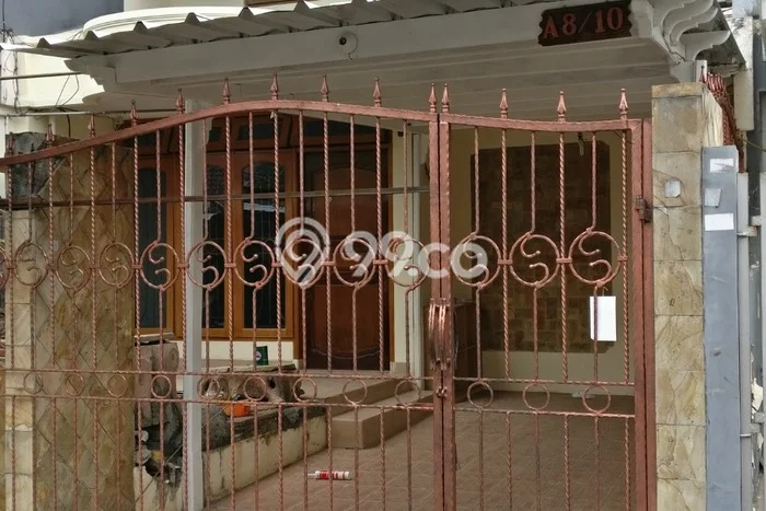Rumah Strategis Minimalis Lb 150m2 di Kebon Jeruk, Jakarta Barat Rumah Strategis Minimalis Lb 150m2 di Kebon Jeruk, Jakarta Barat