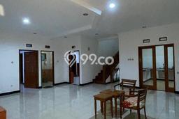 Ready to Use! Luxury House LT 220m2 Desain Modern di Setiabudi Ready to Use! Luxury House LT 220m2 Desain Modern di Setiabudi