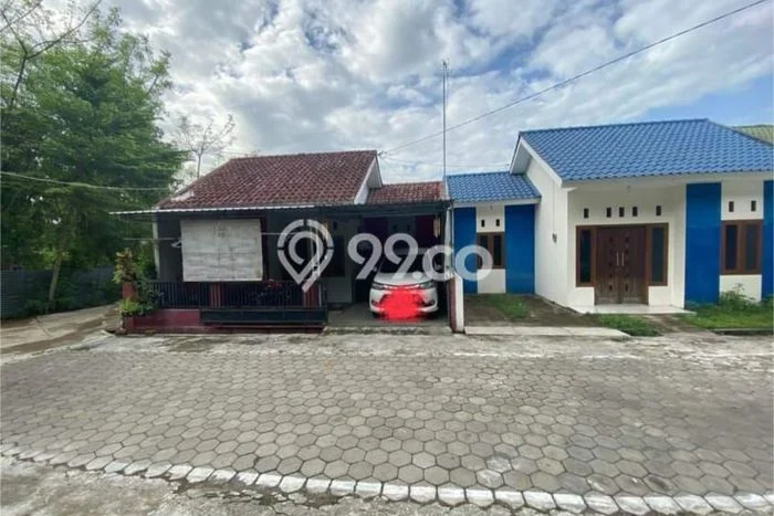 Rumah Minimalis Dijual di Gondangrejo 2 Kamar dengan LT 72m2 Rumah Minimalis Dijual di Gondangrejo 2 Kamar dengan LT 72m2