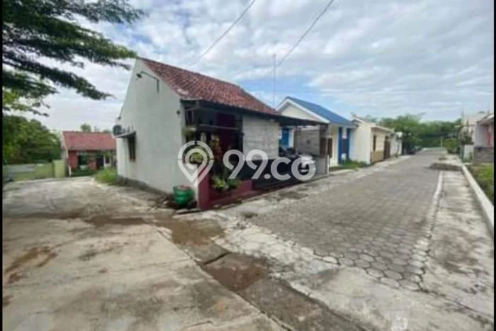 Rumah Minimalis Dijual di Gondangrejo 2 Kamar dengan LT 72m2 Rumah Minimalis Dijual di Gondangrejo 2 Kamar dengan LT 72m2