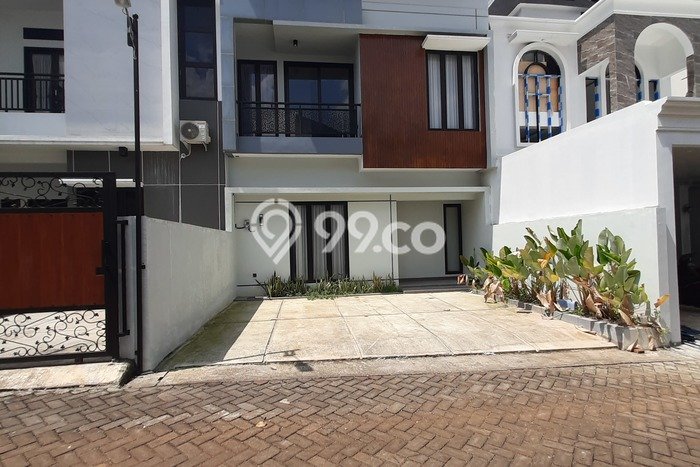 Rumah Terawat area Banyumanik, Semarang, Luas Tanah 76m2m², LB 60m2m² Rumah Terawat area Banyumanik, Semarang, Luas Tanah 76m2m², LB 60m2m²
