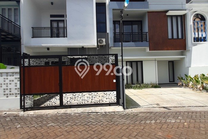 Rumah Terawat area Banyumanik, Semarang, Luas Tanah 76m2m², LB 60m2m² Rumah Terawat area Banyumanik, Semarang, Luas Tanah 76m2m², LB 60m2m²