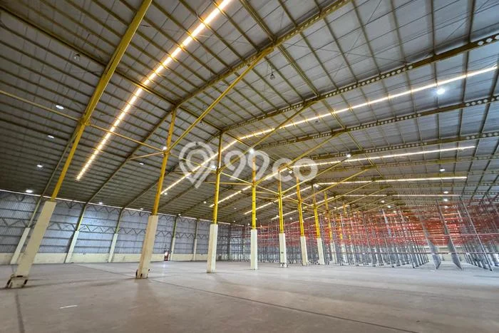 Gudang Disewa di Cikarang Timur, Bekasi, LT 97000m2 / LB 10800m2 Gudang Disewa di Cikarang Timur, Bekasi, LT 97000m2 / LB 10800m2