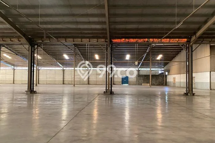 Unit Gudang Disewa Lokasi Karawang Barat, Karawang Spesifikasi Luas Bangunan 8082m2 Unit Gudang Disewa Lokasi Karawang Barat, Karawang Spesifikasi Luas Bangunan 8082m2