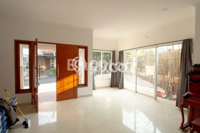 Rumah Modern 6 KT LT 133m2 di Lippo Karawaci Rumah Modern 6 KT LT 133m2 di Lippo Karawaci