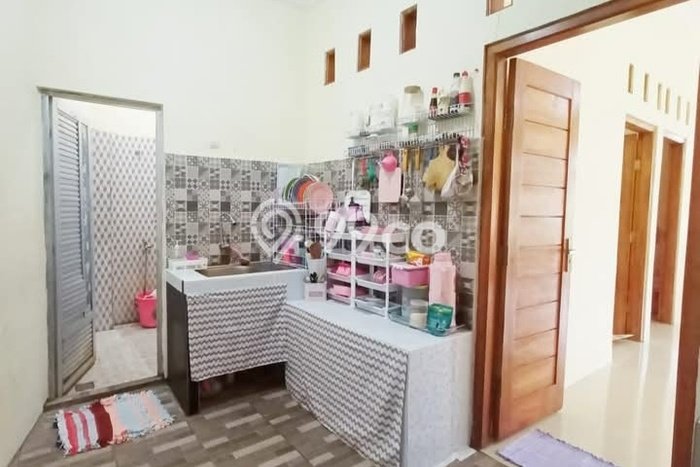 For Sale Rumah 2 Kamar Lokasi Ideal Bagus dan Strategis di Nusukan For Sale Rumah 2 Kamar Lokasi Ideal Bagus dan Strategis di Nusukan