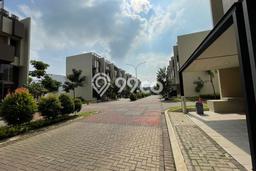 Rumah Luas Asri 3 KT Siap Huni di BSD City Tangerang Rumah Luas Asri 3 KT Siap Huni di BSD City Tangerang