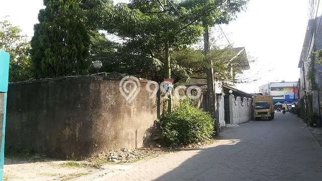 Lokasi terbaik! Rumah siap huni dikontrakkan di Tangerang LB 388m2 Lokasi terbaik! Rumah siap huni dikontrakkan di Tangerang LB 388m2