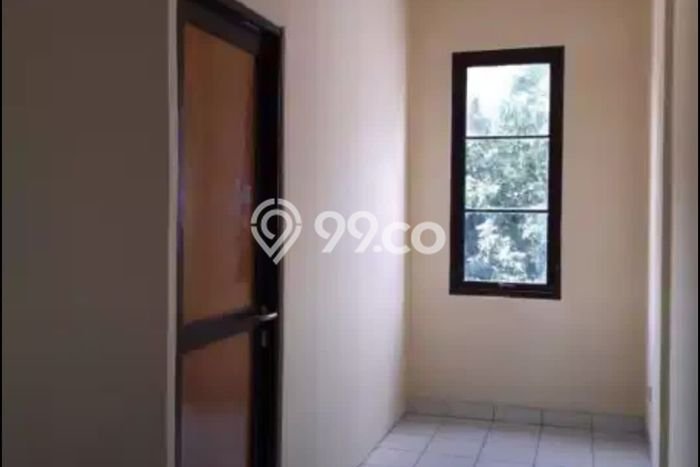 Untuk Dijual! Ruko di Taman Royal Tangerang LT 81m2 / LB 120m2 Kawasan Strategis Untuk Dijual! Ruko di Taman Royal Tangerang LT 81m2 / LB 120m2 Kawasan Strategis