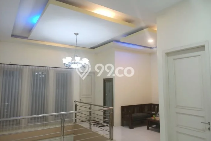 Ready to Use! Premium House LT 200m2 Desain Modern di Surabaya Kota Ready to Use! Premium House LT 200m2 Desain Modern di Surabaya Kota