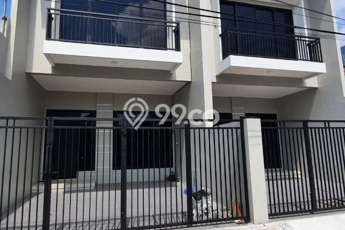 Rumah Luas Asri 3 KT Siap Huni di Sutorejo Surabaya Rumah Luas Asri 3 KT Siap Huni di Sutorejo Surabaya