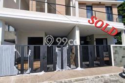 Jual Rumah Bagus Siap Huni LB 95m2 di Wiyung, Surabaya Jual Rumah Bagus Siap Huni LB 95m2 di Wiyung, Surabaya