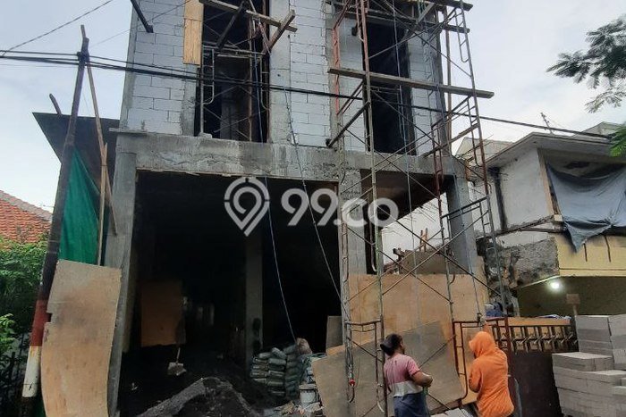 Rumah Elit Modern Tanpa Renovasi di Manyar Surabaya Rumah Elit Modern Tanpa Renovasi di Manyar Surabaya