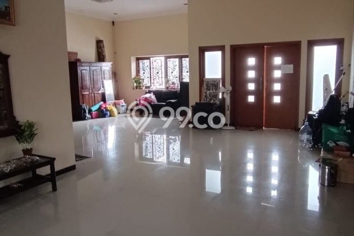 Jual Rumah Luas Elegan Dengan View Eksklusif di Kebonsari, Surabaya Jual Rumah Luas Elegan Dengan View Eksklusif di Kebonsari, Surabaya