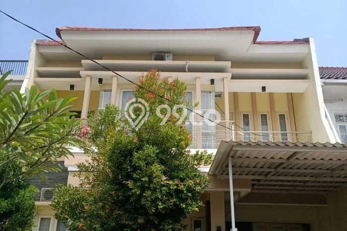 Ready to Use! Premium House LT 200m2 Desain Modern di Surabaya Kota Ready to Use! Premium House LT 200m2 Desain Modern di Surabaya Kota