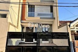 Rumah Luas Asri 5 KT Siap Pakai di Nginden Surabaya Rumah Luas Asri 5 KT Siap Pakai di Nginden Surabaya