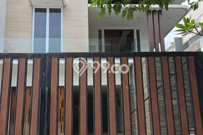 Rumah Elit Modern Siap Huni di Pantai Indah Kapuk Jakarta Utara Rumah Elit Modern Siap Huni di Pantai Indah Kapuk Jakarta Utara