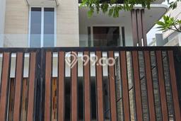 Rumah Elit Modern Siap Huni di Pantai Indah Kapuk Jakarta Utara Rumah Elit Modern Siap Huni di Pantai Indah Kapuk Jakarta Utara