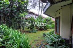 Ready to Use! Premium House LT 1060m2 Desain Elegan di Sudirman Ready to Use! Premium House LT 1060m2 Desain Elegan di Sudirman