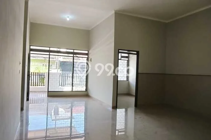 Jual Rumah Bagus Siap Huni LB 100m2 di Babakan Ciparay, Bandung Jual Rumah Bagus Siap Huni LB 100m2 di Babakan Ciparay, Bandung
