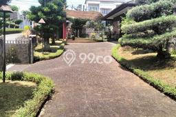 Ready to Use! Premium House LT 1547m2 Desain Elegan di Setiabudi Ready to Use! Premium House LT 1547m2 Desain Elegan di Setiabudi