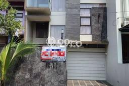 Rumah kawasan Setra Duta, Bandung, Luas 167m² Bangunan 440m² Rumah kawasan Setra Duta, Bandung, Luas 167m² Bangunan 440m²