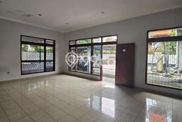 Rumah di Riau, 3 KM, Akses Rumah Sakit, Luas 379m² LB 250m² Rumah di Riau, 3 KM, Akses Rumah Sakit, Luas 379m² LB 250m²