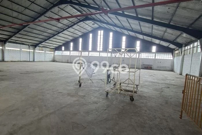 Disewakan Gudang komersial di Bandung Kulon luas bangunan 1500m2 Disewakan Gudang komersial di Bandung Kulon luas bangunan 1500m2