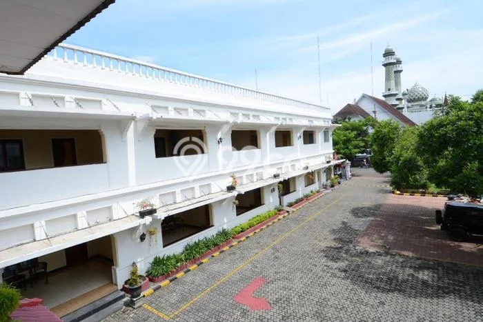 AREA KOMERSIAL! Hotel Kawasan , Luas 2400m2m², Lokasi Strategis AREA KOMERSIAL! Hotel Kawasan , Luas 2400m2m², Lokasi Strategis