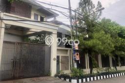 Rumah Luxury Modern Tanpa Renovasi di Kutisari Surabaya Rumah Luxury Modern Tanpa Renovasi di Kutisari Surabaya